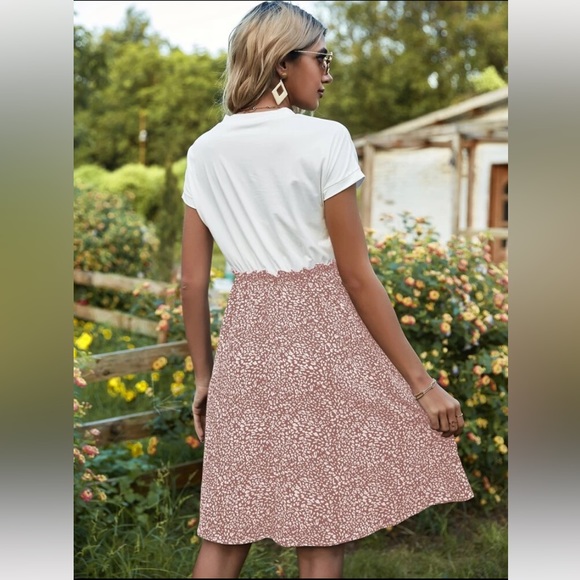 2 In 1 Button Detail Graphic Print Ruffle
Detail Dress
Multicolor /6 - Picture 2 of 2